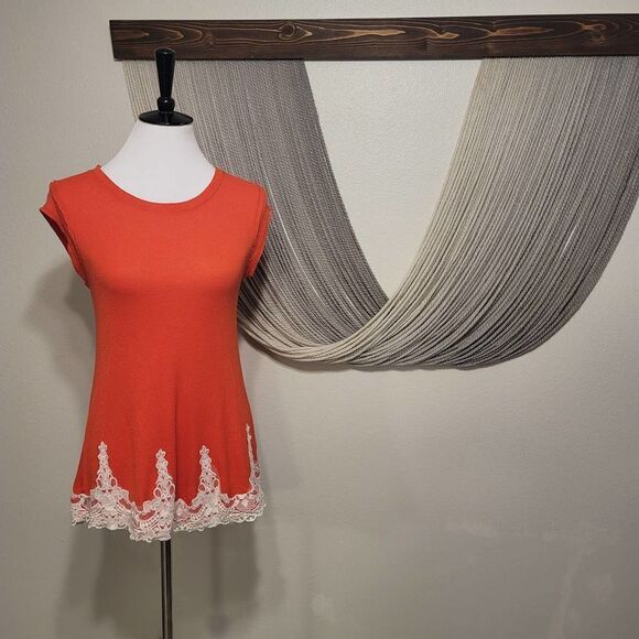 Xhilaration Lace Trim Tee Sz S - Picture 2 of 4